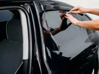 Xe mới mua cần mua những phụ kiện ô tô gì