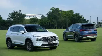Đánh giá đầy đủ Hyundai SantaFe 2023: Xe 7 chỗ sang trọng và hiện đại.
