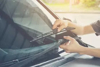 Kinh nghiệm khi chọn mua cần gạt mưa cho ô tô
