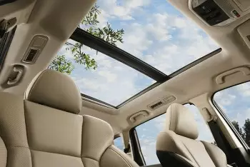 Ưu nhược điểm của cửa sổ trời ô tô mà bạn nên biết