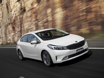 Chỉ với tầm giá 400 triệu, KIA Cerato 2017 cũ có gì để lưu tâm?