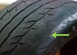 Bao Lâu Nên Thay Lốp Xe Ô Tô? Những Dấu Hiệu Lốp Mòn Không Nên Bỏ Qua