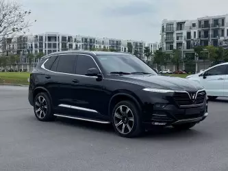 Nên mua xe Huyndai Santafe mới hay Vinfast Lux SA cũ ?