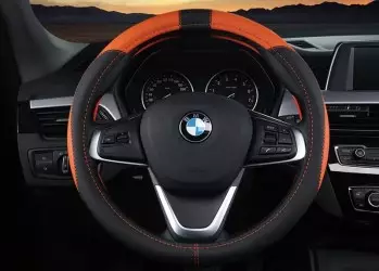 Độ vô lăng bọc da, carbon: Ưu nhược điểm và chi phí