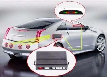 Có nên lắp cảm biến lùi cho ô tô? Ưu và nhược điểm cần biết