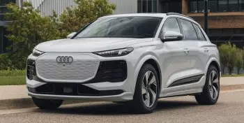 Audi Q6 e-tron 2025: Ngoại hình tinh tế, nội thất số hóa, trải nghiệm lái đỉnh cao