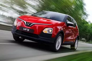 VinFast VF5 – Xe bán chạy nhất 2025 và câu chuyện “siêu tiết kiệm” nhờ sạc điện miễn phí