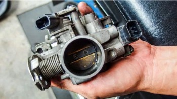 Cổ ga ô tô là gì? Khi nào cần thay thế hoặc bảo trì cổ ga?