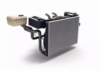 Két Nước Nắp Nhựa Zin Theo Xe Có Dễ Bị Nứt Hơn Két Nhôm Độ?