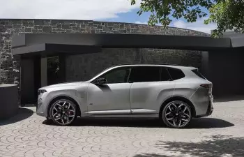 So sánh BMW X5 thế hệ mới với bản tiền nhiệm: Khác biệt ở đâu?