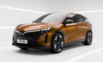 So sánh VF8 All New và Geely EX5 EM-i trong tầm giá 800 triệu – SUV điện thuần hay SUV PHEV thực dụng?