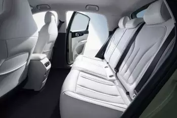 So sánh độ rộng và hàng ghế 2 của một số mẫu xe tầm giá 500 triệu: Geely EX2, VF5, Mazda3, Honda City…