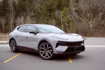 Đánh giá chi tiết Lotus Eletre giá 4,8 tỷ đồng – SUV thuần điện siêu sang có thực sự phù hợp với người Việt?
