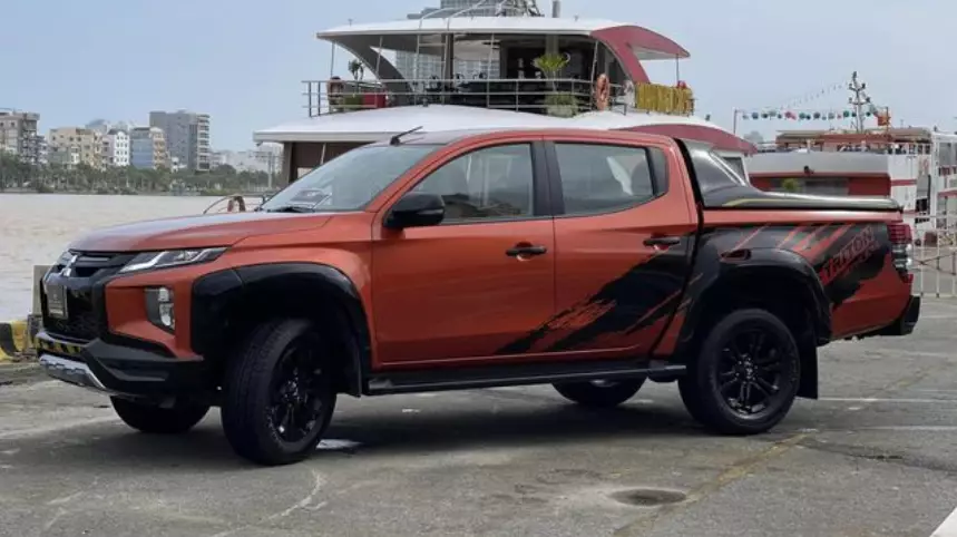 Mitsubishi Triton 2023 
