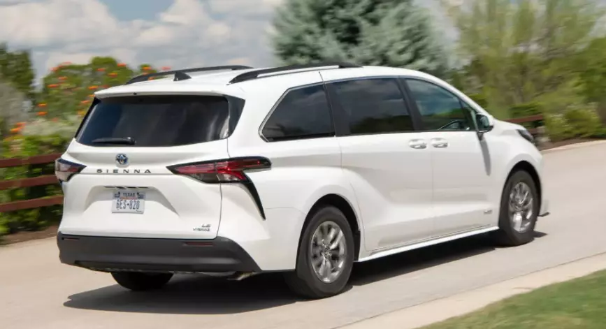 Đánh giá đầy đủ Toyota Sienna 2023