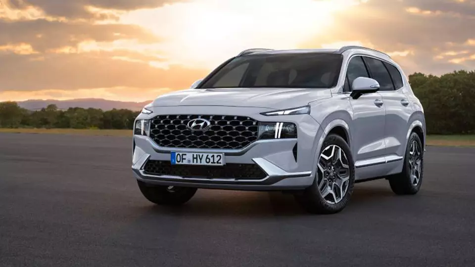 Đánh giá Hyundai SantaFe Hybrid 2023: Tiết kiệm nhiên liệu, bảo vệ môi trường.