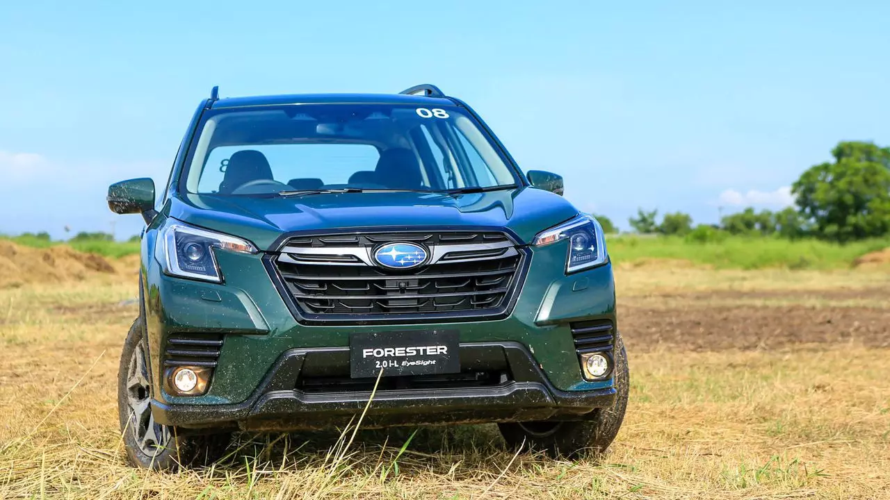 co nen mua subaru forester hay khong