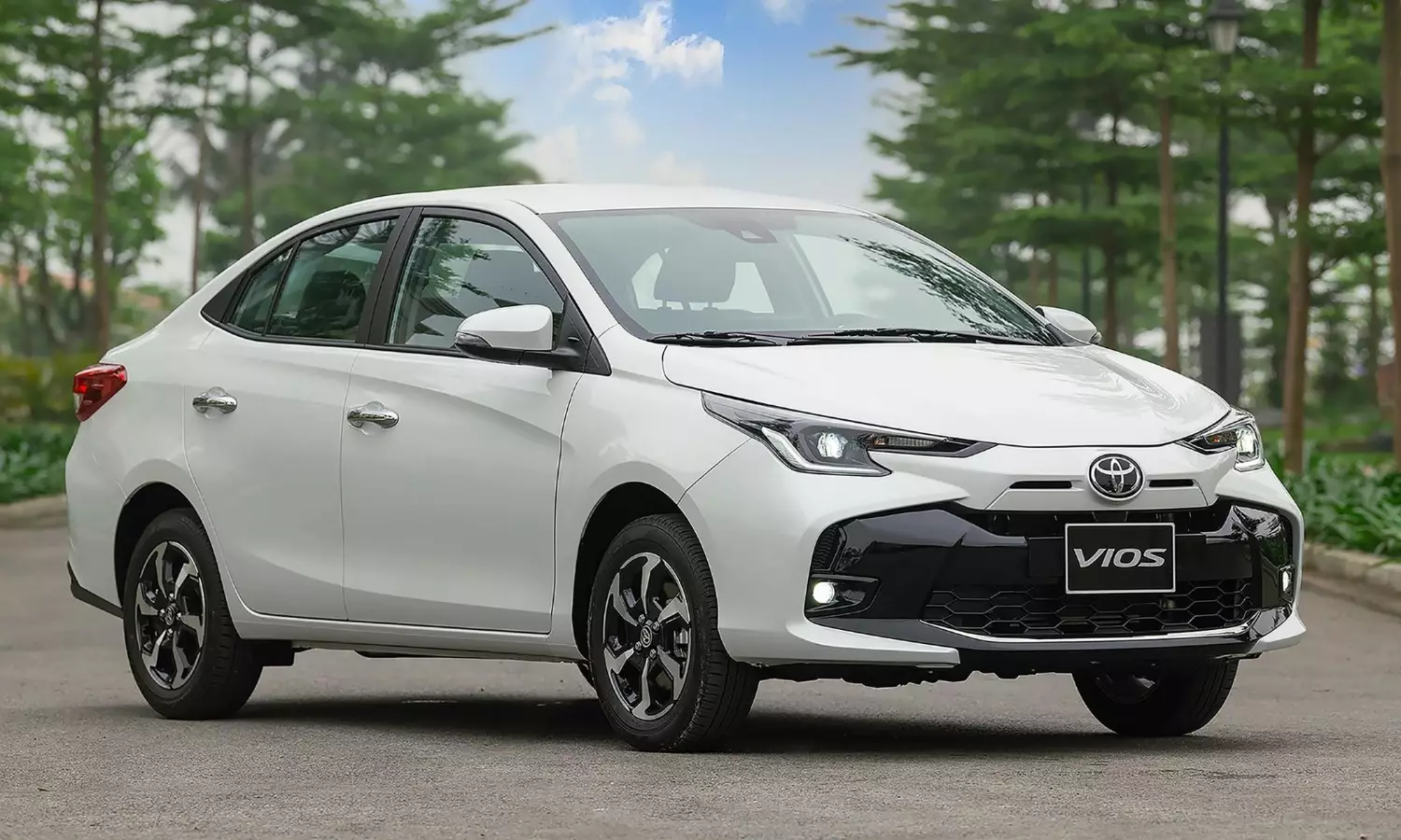 nen mua xe o to toyota vios cu hay khong