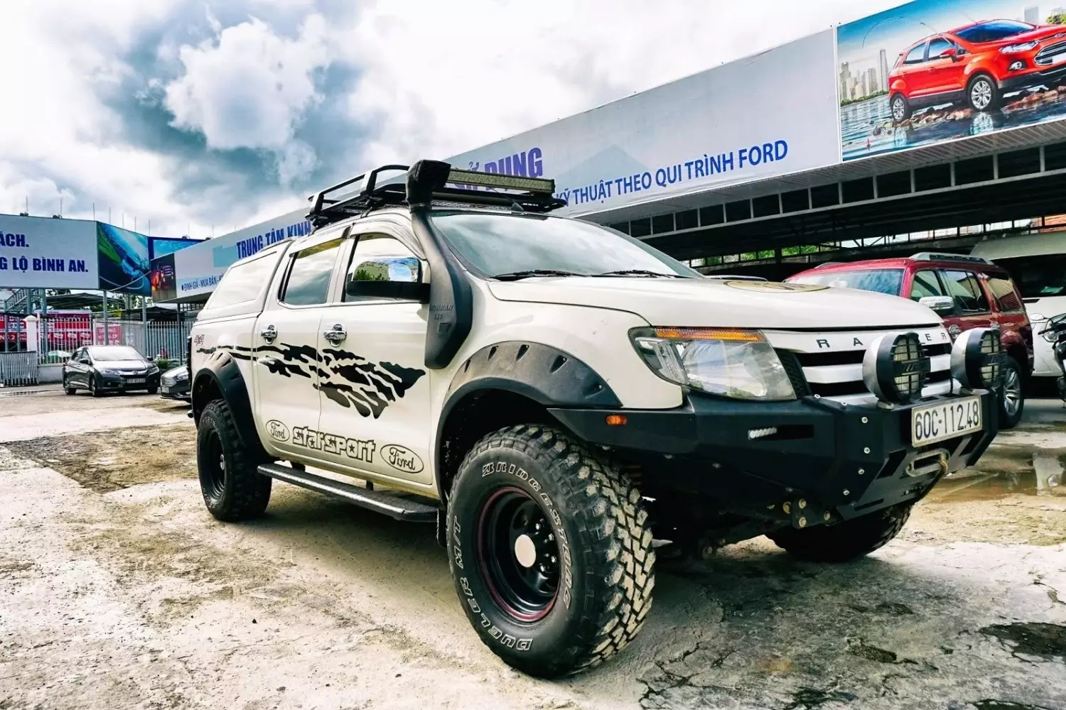 kho khan khi dang kiem do viec do xe ford ranger