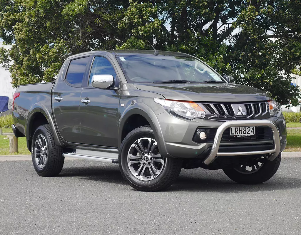mitsubishi triton 2018 su lua chon dang chu y