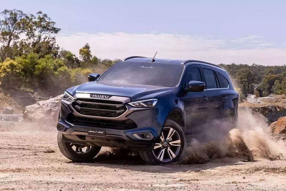Đánh giá Isuzu mu-X: Thoải mái, rộng rãi, tiết kiệm nhiên liệu tốt