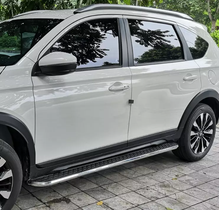 bệ bước chân ô tô