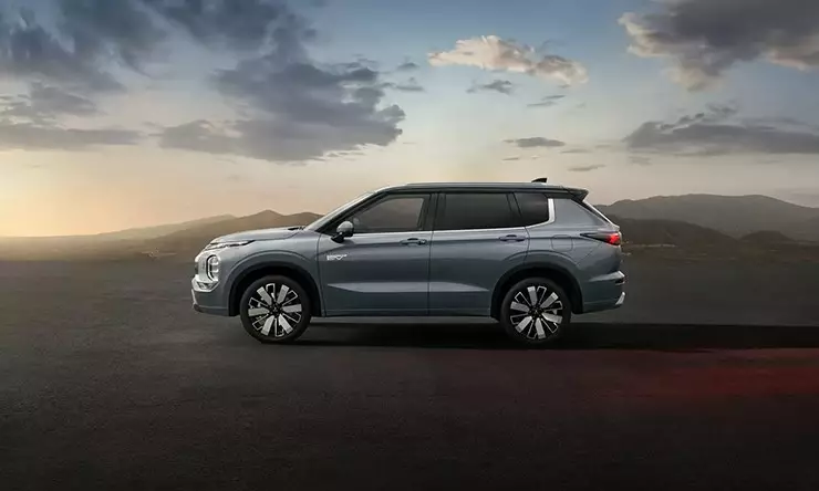 Mitsubishi Outlander PHEV 2025