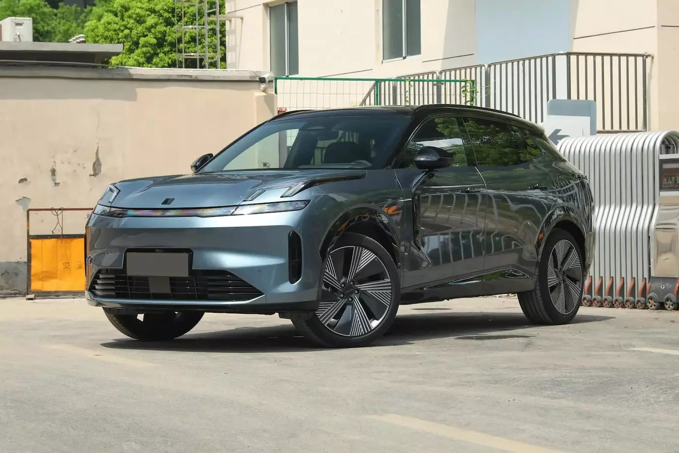 LYNK & CO 08 EM-P
