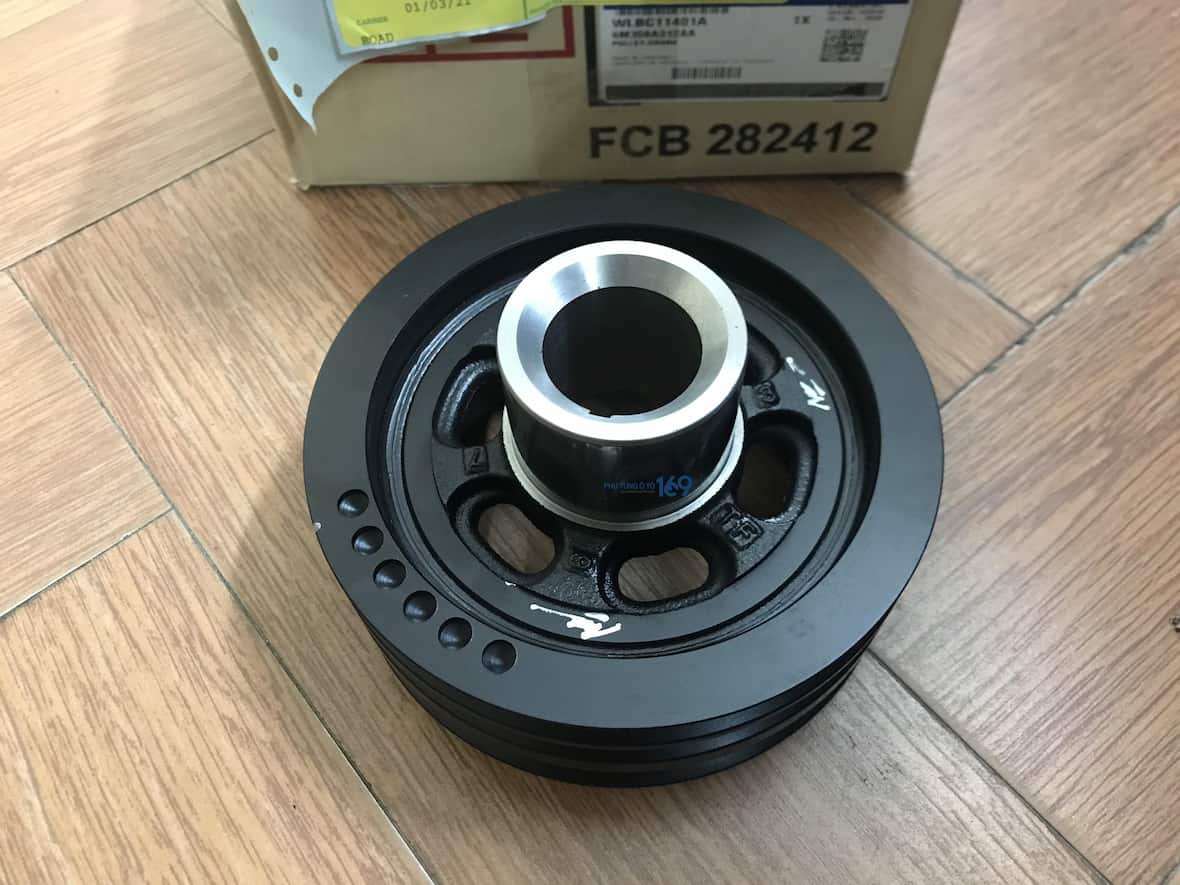 Puly trục cơ ô tô