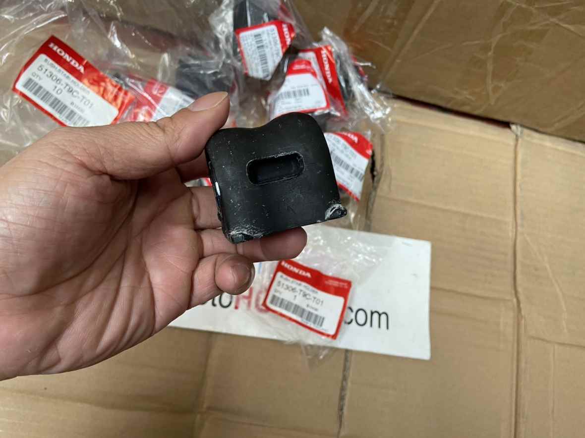 Cao su ốp c&acirc;n bằng trước