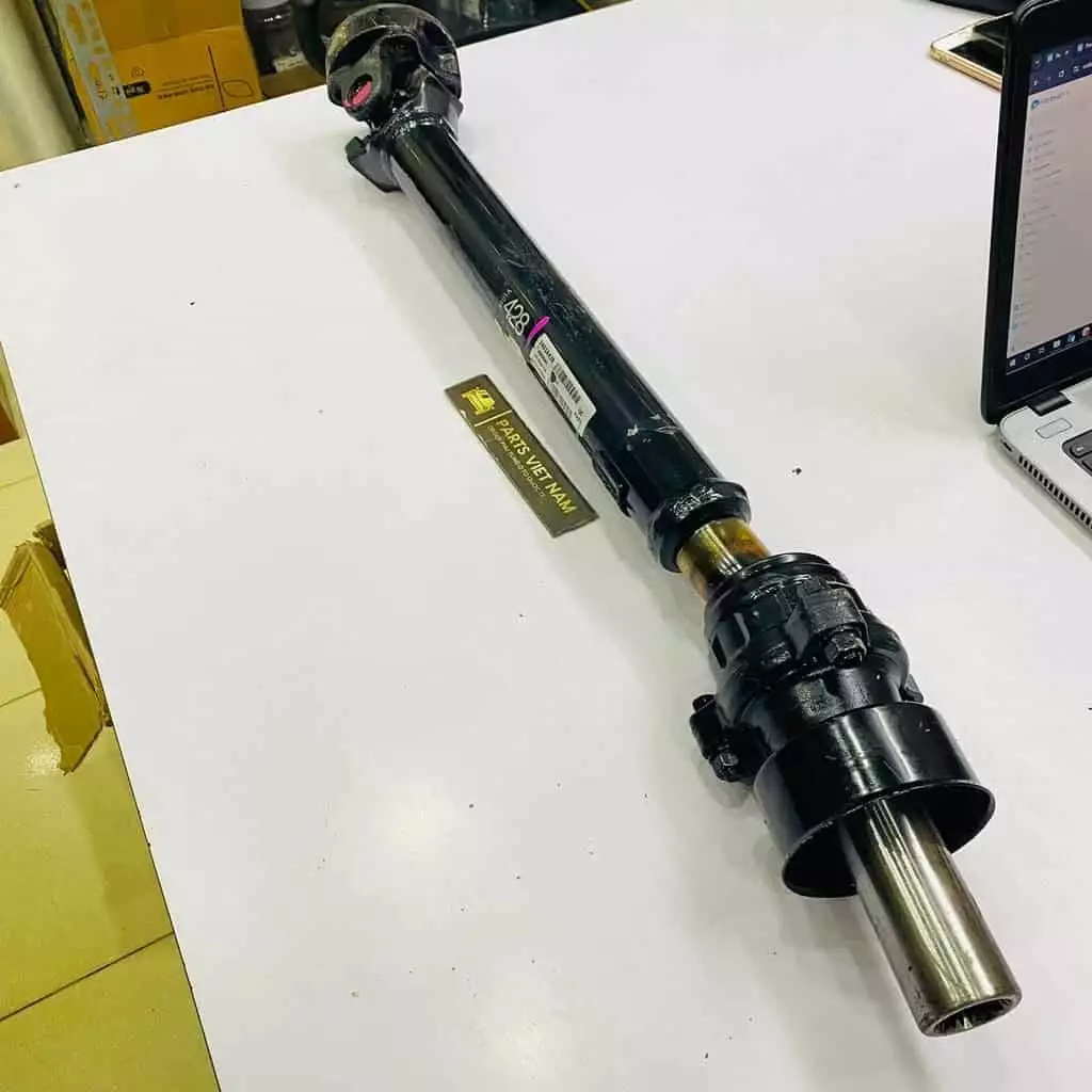 Trục các đăng cầu trước