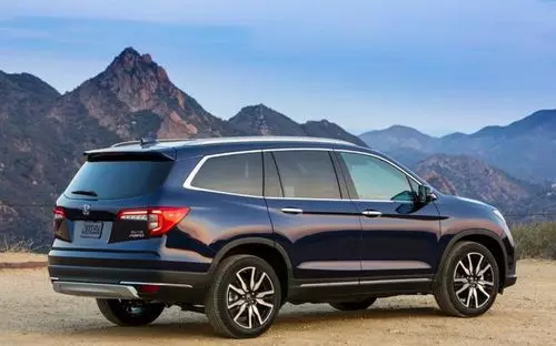 Xe nào dùng được xăng E10? Danh sách chi tiết các mẫu xe phổ biến hiện nay