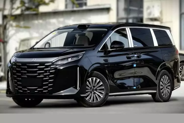 BYD M9 có phiên bản taxi giá rẻ chỉ từ 731 triệu đồng: Xe dịch vụ vẫn có ghế thương gia như xe sang