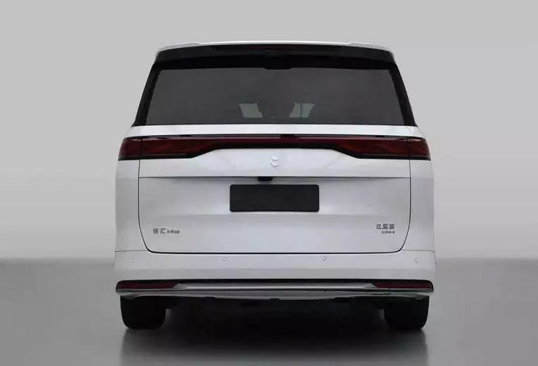 BYD M9 có phiên bản taxi giá rẻ chỉ từ 731 triệu đồng: Xe dịch vụ vẫn có ghế thương gia như xe sang