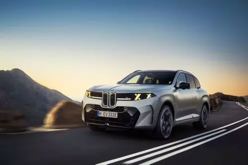 So sánh BMW X5 thế hệ mới với bản tiền nhiệm: Khác biệt ở đâu?