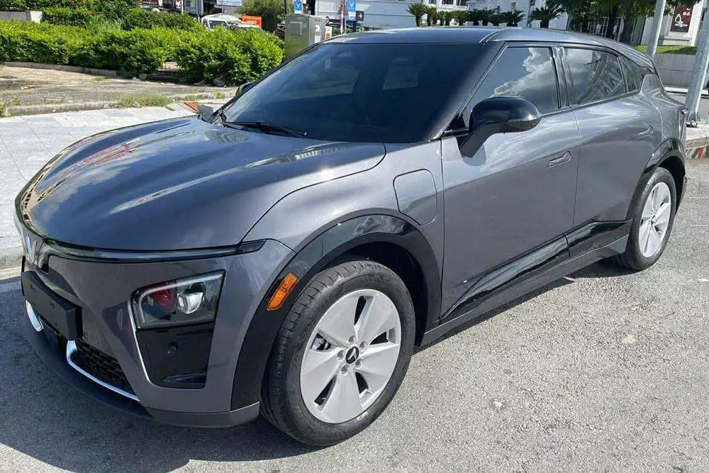 Đắn đo giữa VinFast VF 7 Eco và Mitsubishi Xpander Cross 2026: Chọn SUV điện hay MPV gầm cao?