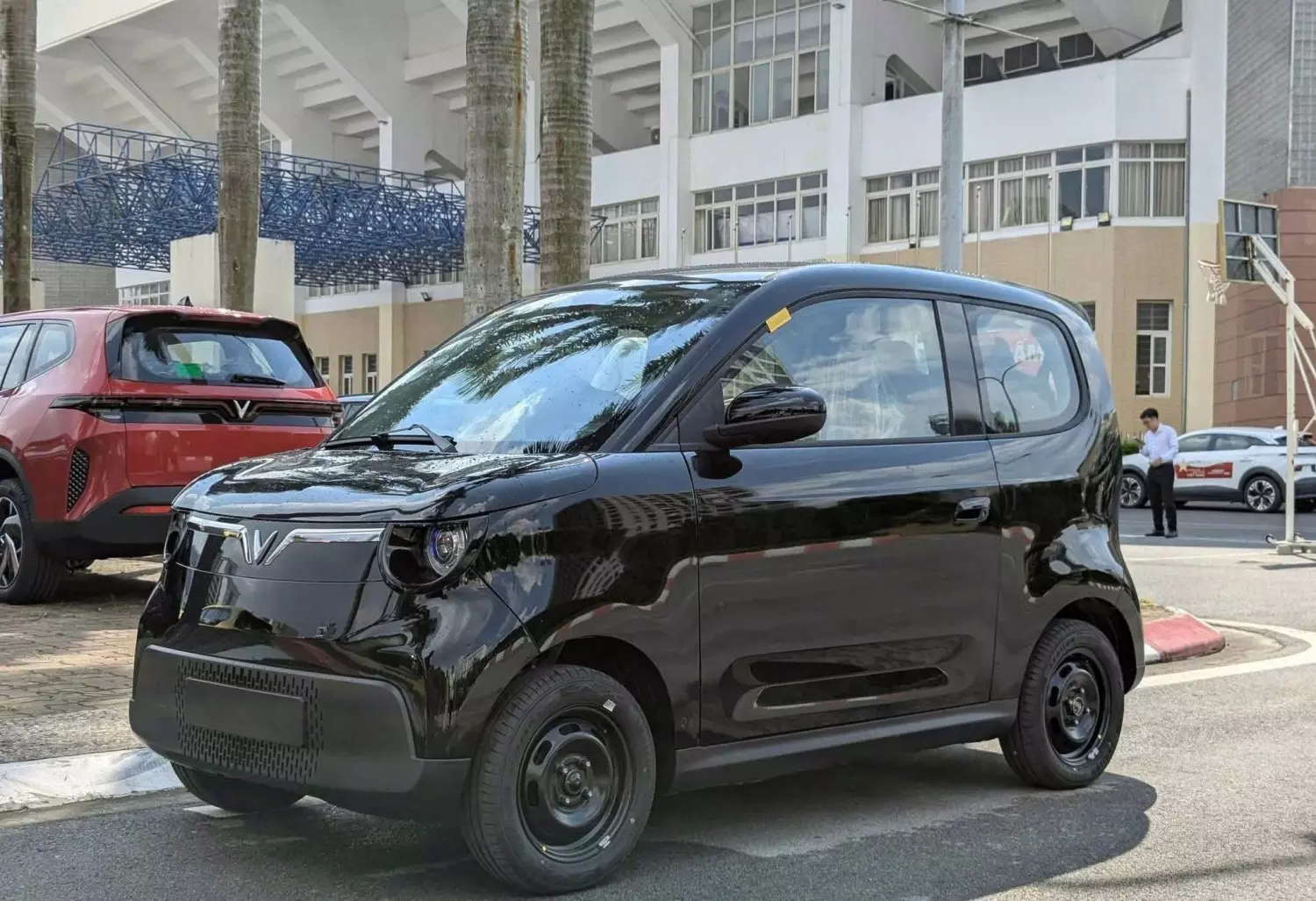 So sánh VinFast Minio Green và VinFast VF 2: Nên chọn xe điện mini hay SUV điện giá rẻ?