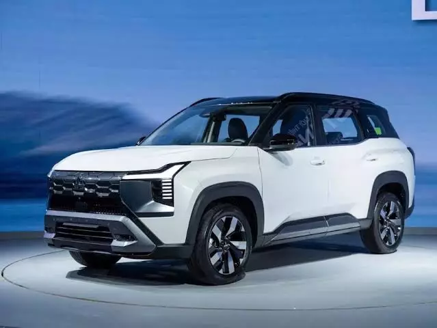Mitsubishi Destinator giảm giá tới 60 triệu đồng, tăng sức ép lên Mazda CX-5