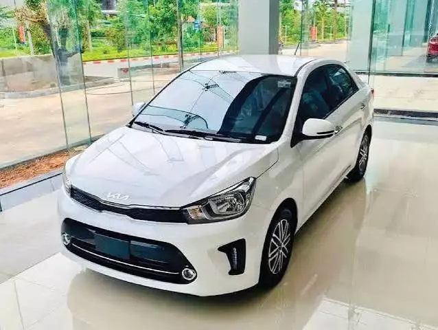 Ngân sách dưới 400 triệu đồng nên chọn Kia Soluto hay Mitsubishi Attrage?