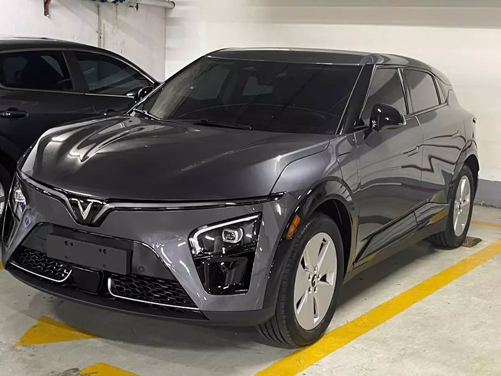 Top 3 xe điện 5 chỗ đáng mua cho gia đình trong tầm giá 800 triệu đồng: VinFast VF 7 Eco, MG4 EV DEL hay Geely EX5?