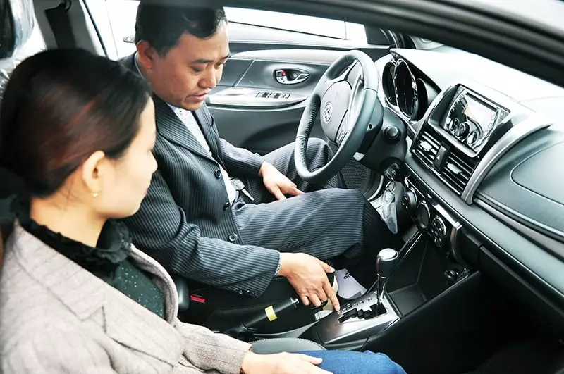 Hướng dẫn lái xe số tự động cơ bản
