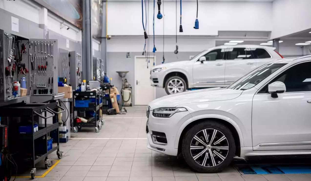 Chi ph&iacute; bảo dưỡng xe Volvo