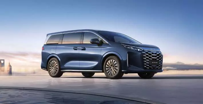 BYD M9