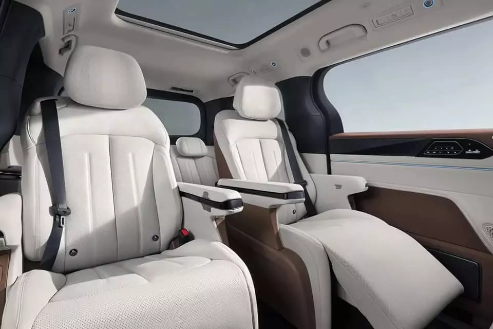 BYD M9