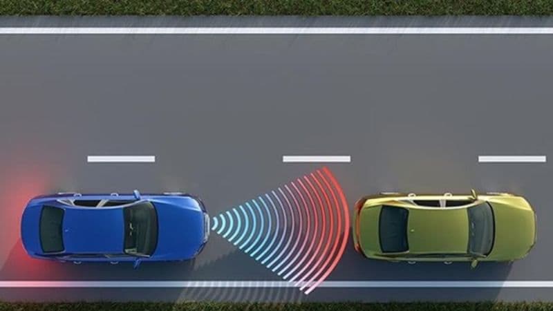 Cảnh b&aacute;o va chạm ph&iacute;a trước