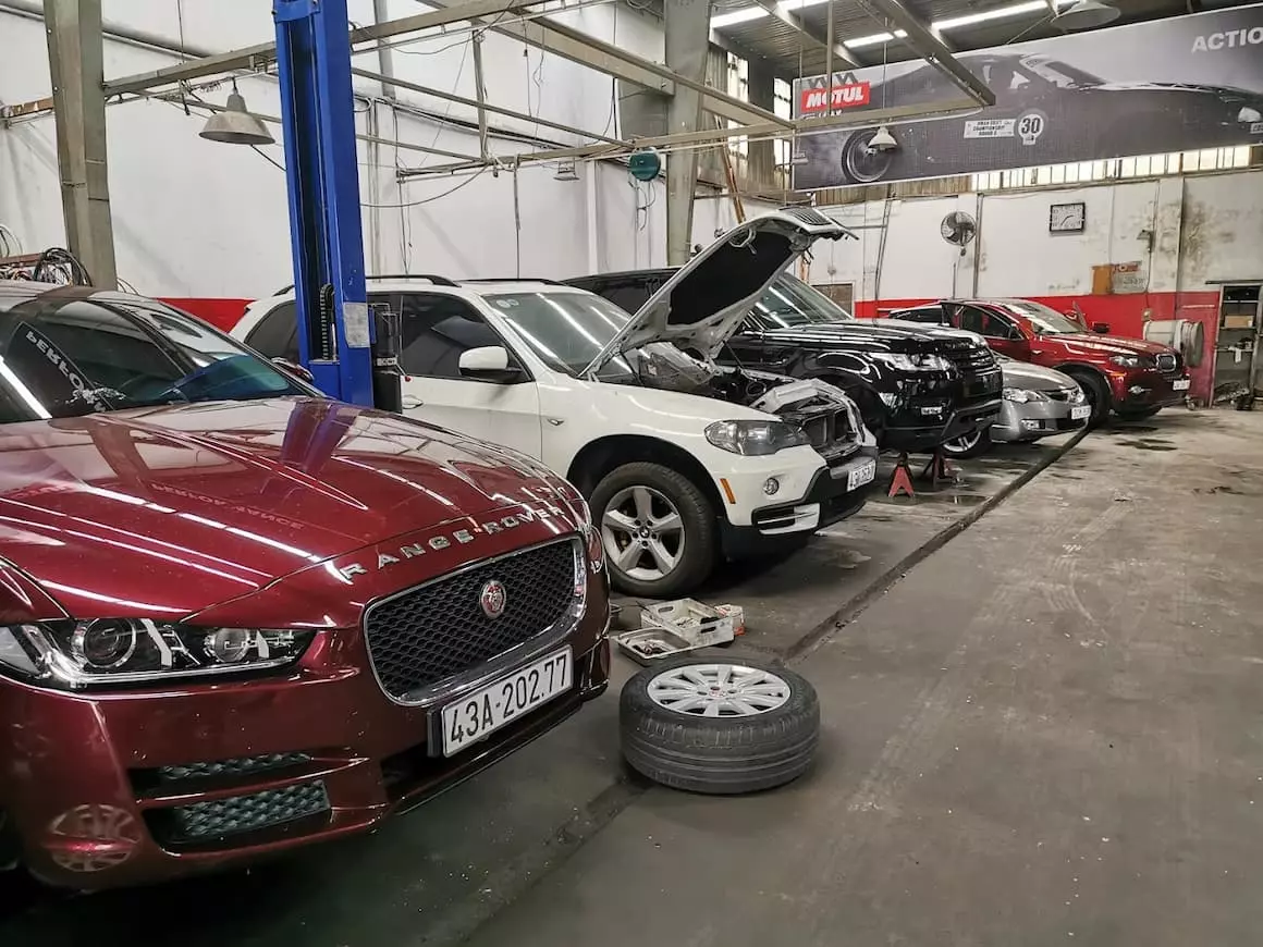 Garage &ocirc; t&ocirc; uy t&iacute;n Đ&agrave; Nẵng