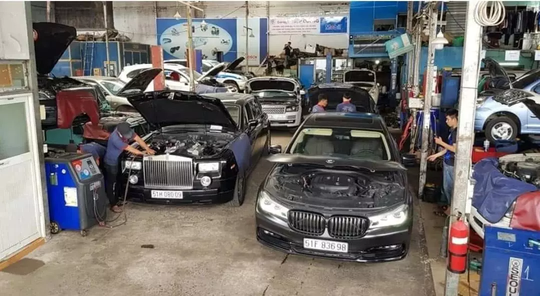 Garage &Ocirc; t&ocirc; Hiệp Cường