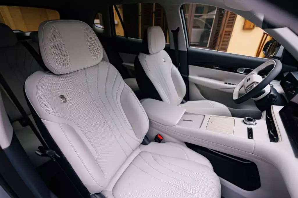 nội thất xe Geely EX5