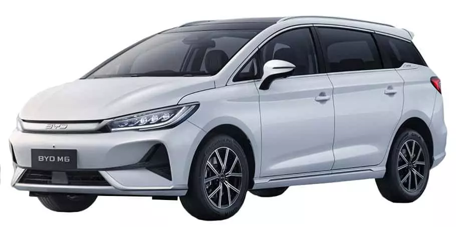 BYD M6