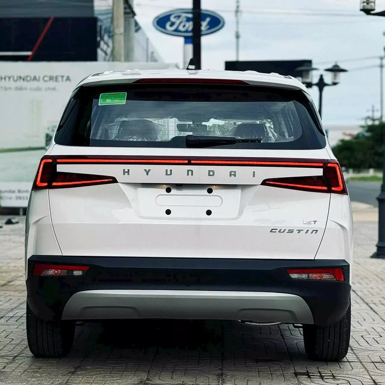 Hyundai Custin
